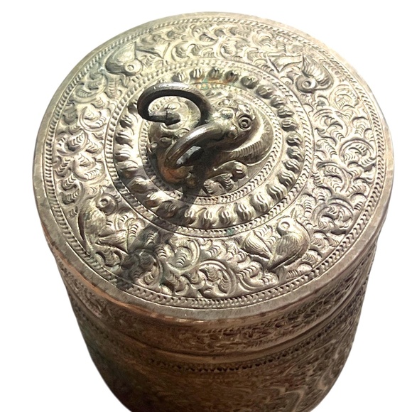 Antique Burmese Thabeik Repousse Silverplated Betel Box Tea Caddy - Picture 4 of 12